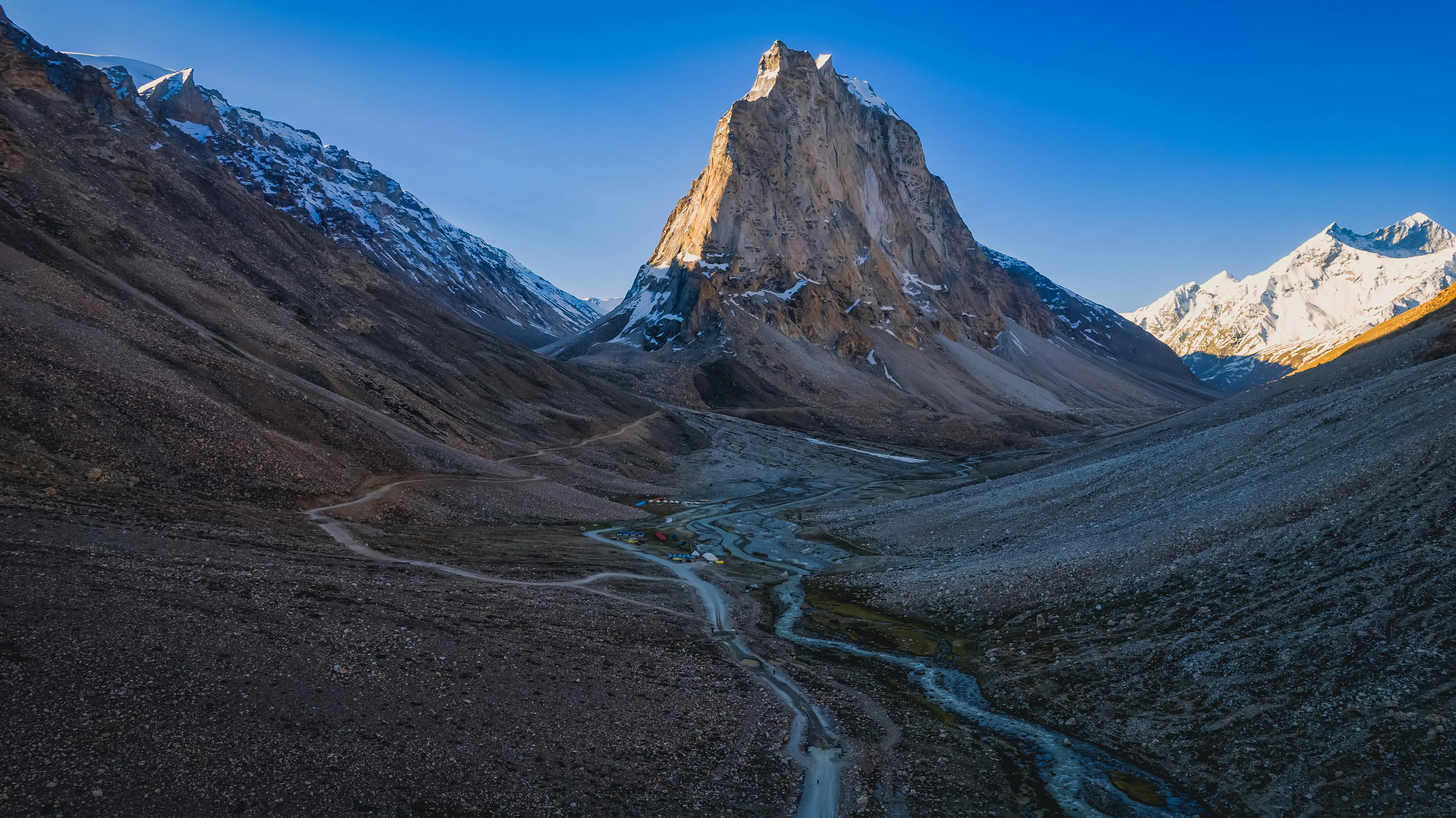Himalayan trek guide